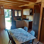Letniskowe 777 山林小屋 卡尔维亚