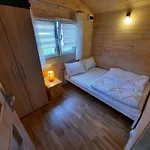 Letniskowe 777 山林小屋