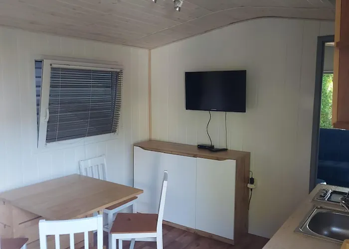 بيت خشبي Letniskowe 777