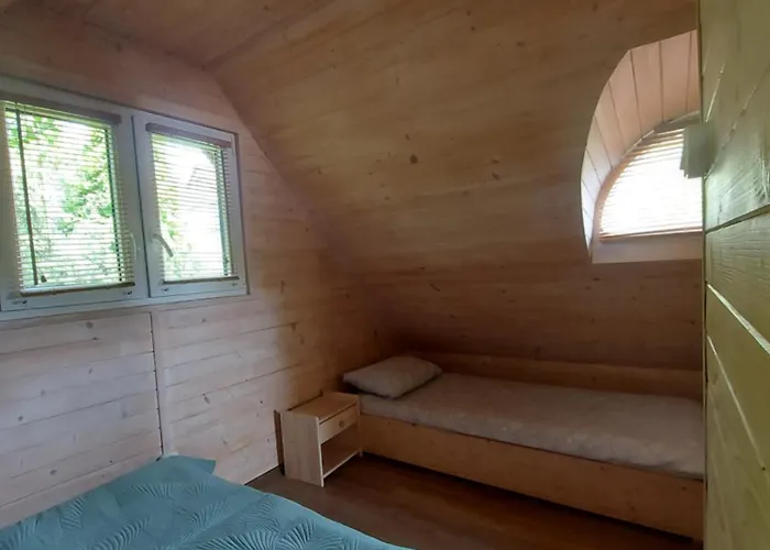 Letniskowe 777 بيت خشبي *